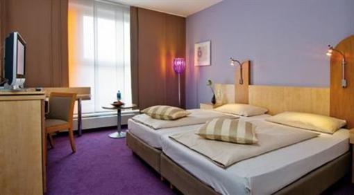 фото отеля Junges Hotel Hamburg