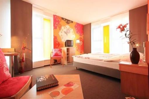 фото отеля Junges Hotel Hamburg