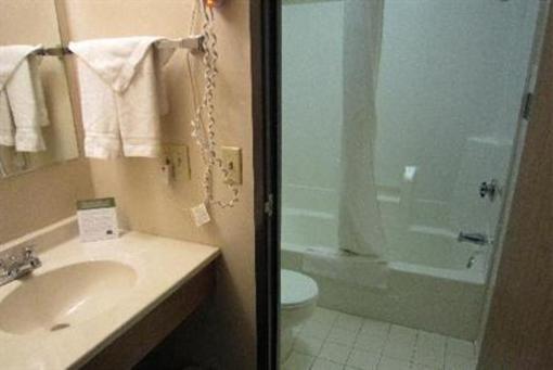 фото отеля AmericInn Lodge and Suites Tomah