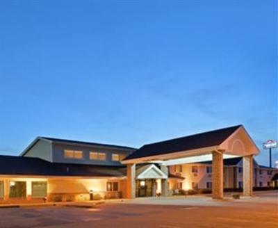 фото отеля AmericInn Lodge and Suites Tomah