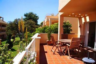 фото отеля Aparthotel Patios Santa Maria Golf
