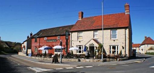 фото отеля The Walnut Tree Inn