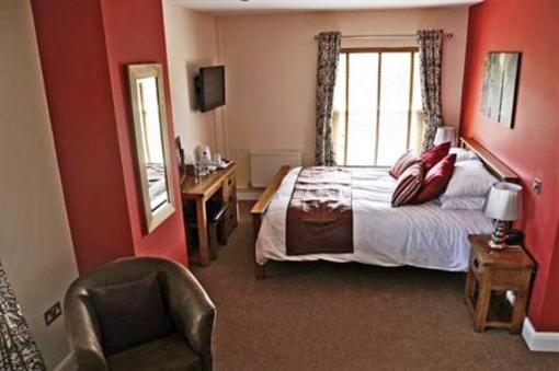 фото отеля The Walnut Tree Inn