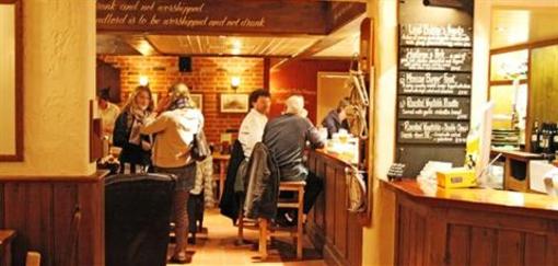 фото отеля The Walnut Tree Inn