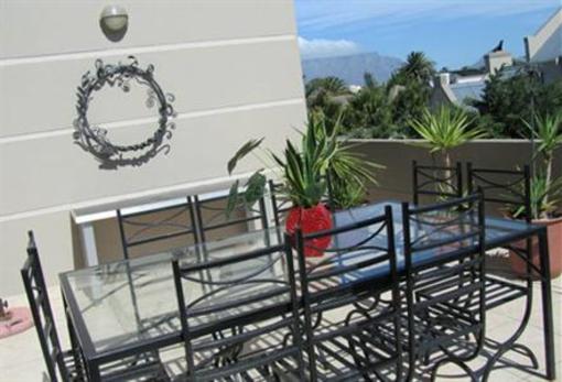 фото отеля Sunset Decks Guesthouse