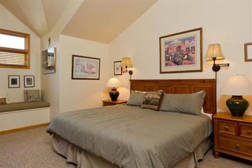 фото отеля Deer Lake Village at Snow Park Condominiums Park City