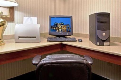 фото отеля Holiday Inn Express Grove City-Prime Outlet Mall