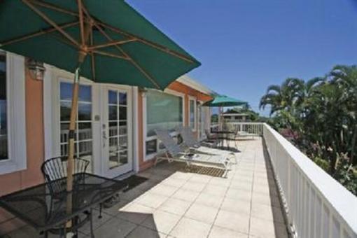 фото отеля Garden Gate Bed & Breakfast Lahaina