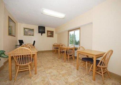 фото отеля Econo Lodge - Macon Riverside Dr