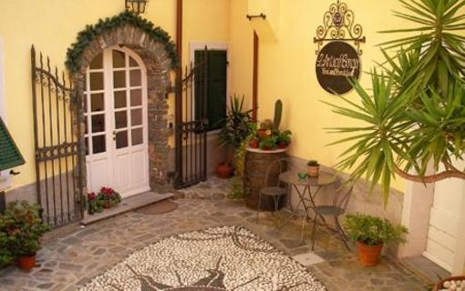 фото отеля L'Antico Borgo Bed & Breakfast Levanto