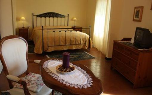 фото отеля L'Antico Borgo Bed & Breakfast Levanto