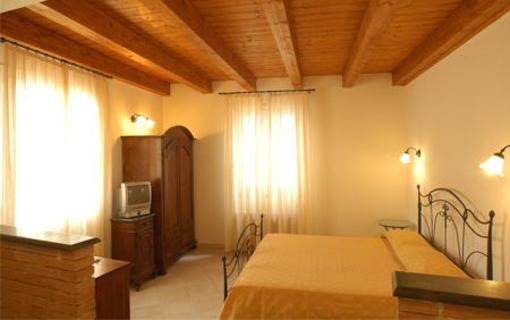 фото отеля L'Antico Borgo Bed & Breakfast Levanto