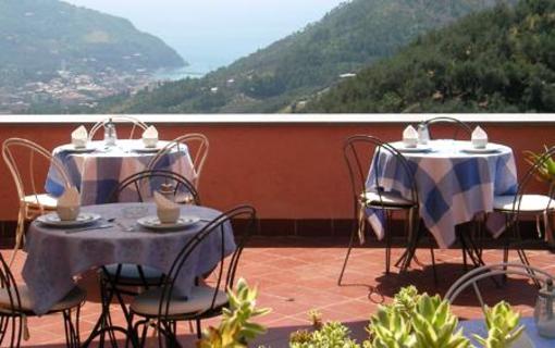 фото отеля L'Antico Borgo Bed & Breakfast Levanto