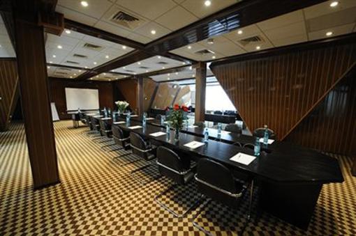 фото отеля Hotel Phoenix Vata de Jos