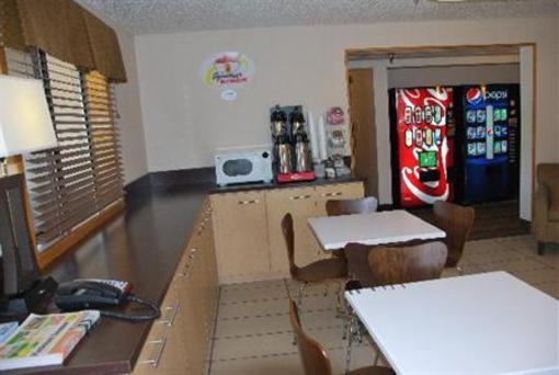 фото отеля Super 8 Motel Danville (Virginia)