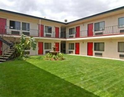 фото отеля Chateau Inn and Suites Downey