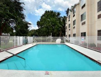 фото отеля Microtel Inn & Suites Tampa