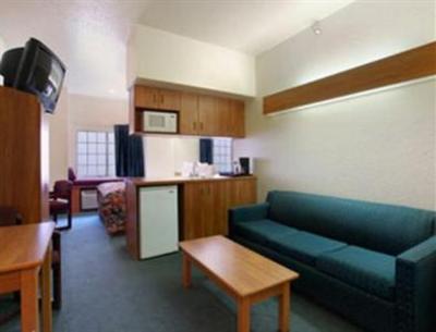 фото отеля Microtel Inn & Suites Tampa