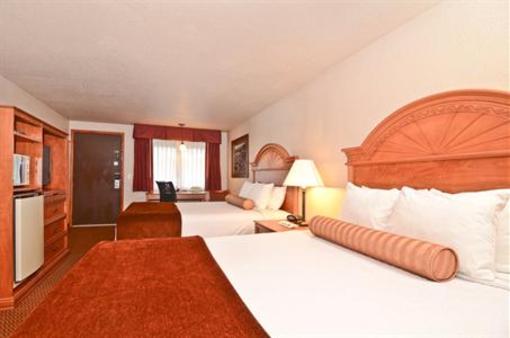 фото отеля BEST WESTERN Bidarka Inn