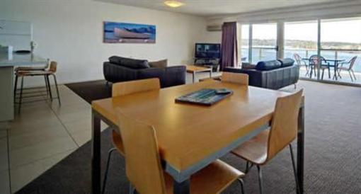 фото отеля Albacore Apartments