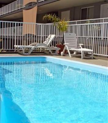 фото отеля Albacore Apartments