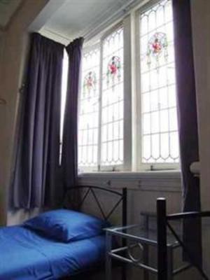 фото отеля Cairns Girls Hostel