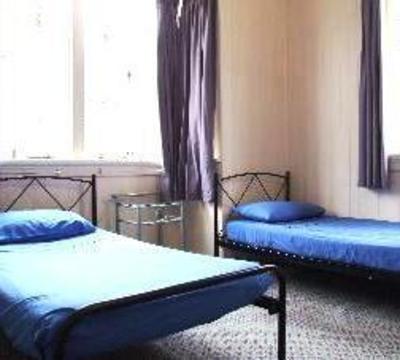 фото отеля Cairns Girls Hostel