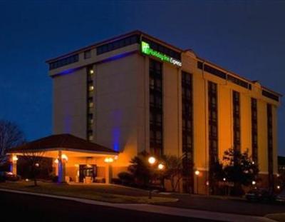 фото отеля Holiday Inn Express San Antonio Airport