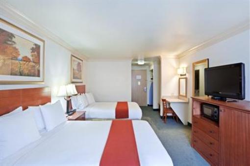 фото отеля Holiday Inn Express Hotel & Suites Burlington