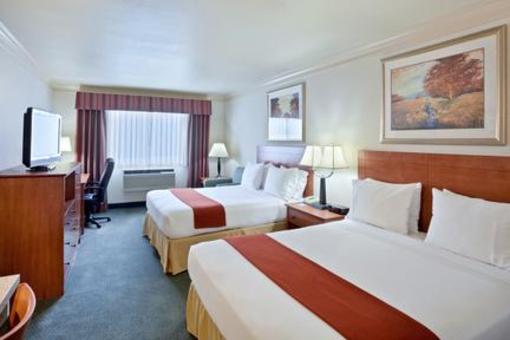 фото отеля Holiday Inn Express Hotel & Suites Burlington