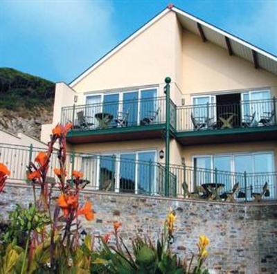 фото отеля Beachcombers Apartments