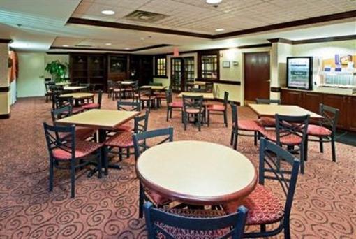 фото отеля Holiday Inn Express Hotel & Suites Milford (Ohio)