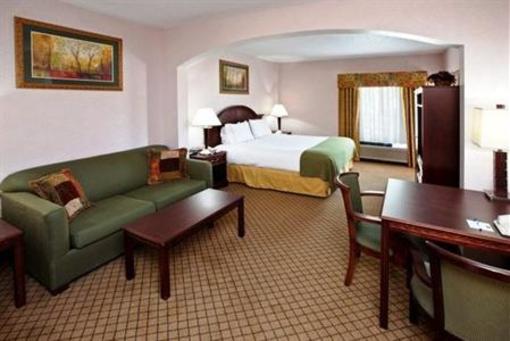 фото отеля Holiday Inn Express Hotel & Suites Milford (Ohio)