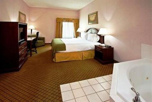 фото отеля Holiday Inn Express Hotel & Suites Milford (Ohio)