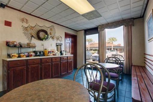 фото отеля Americas Best Value Inn St. Augustine Beach