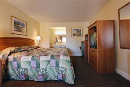 фото отеля Americas Best Value Inn St. Augustine Beach