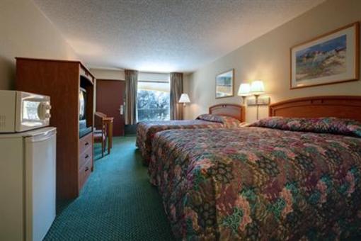 фото отеля Americas Best Value Inn St. Augustine Beach