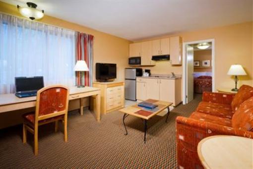 фото отеля Accent Inn Vancouver Airport