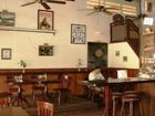 фото отеля Molly Malones Irish Pub & Guesthouse