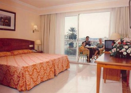 фото отеля Aparthotel Paguera Beach Calvia