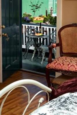 фото отеля The Carriage House Bed and Breakfast