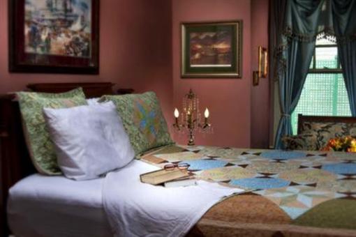 фото отеля The Carriage House Bed and Breakfast