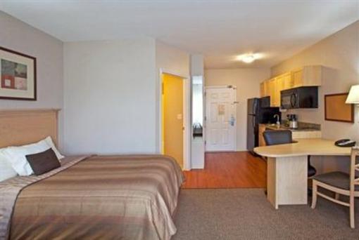 фото отеля Candlewood Suites Ft Myers North I-75
