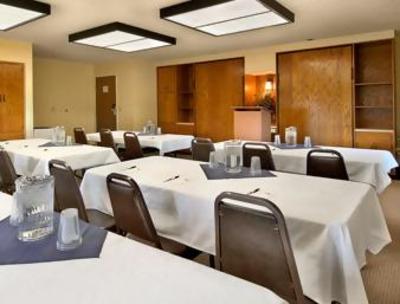 фото отеля Days Inn Portland Airport