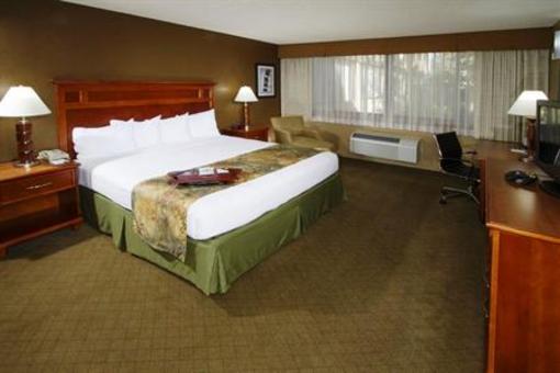 фото отеля BEST WESTERN Valencia Inn