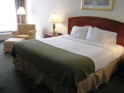 фото отеля Holiday Inn Express Hotel & Suites Grenada