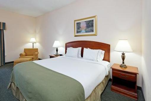 фото отеля Holiday Inn Express Hotel & Suites Grenada