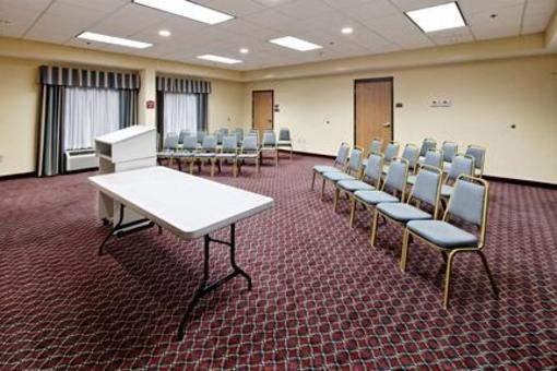 фото отеля Holiday Inn Express Hotel & Suites Grenada