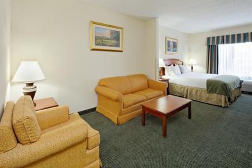 фото отеля Holiday Inn Express Hotel & Suites Grenada