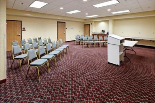 фото отеля Holiday Inn Express Hotel & Suites Grenada